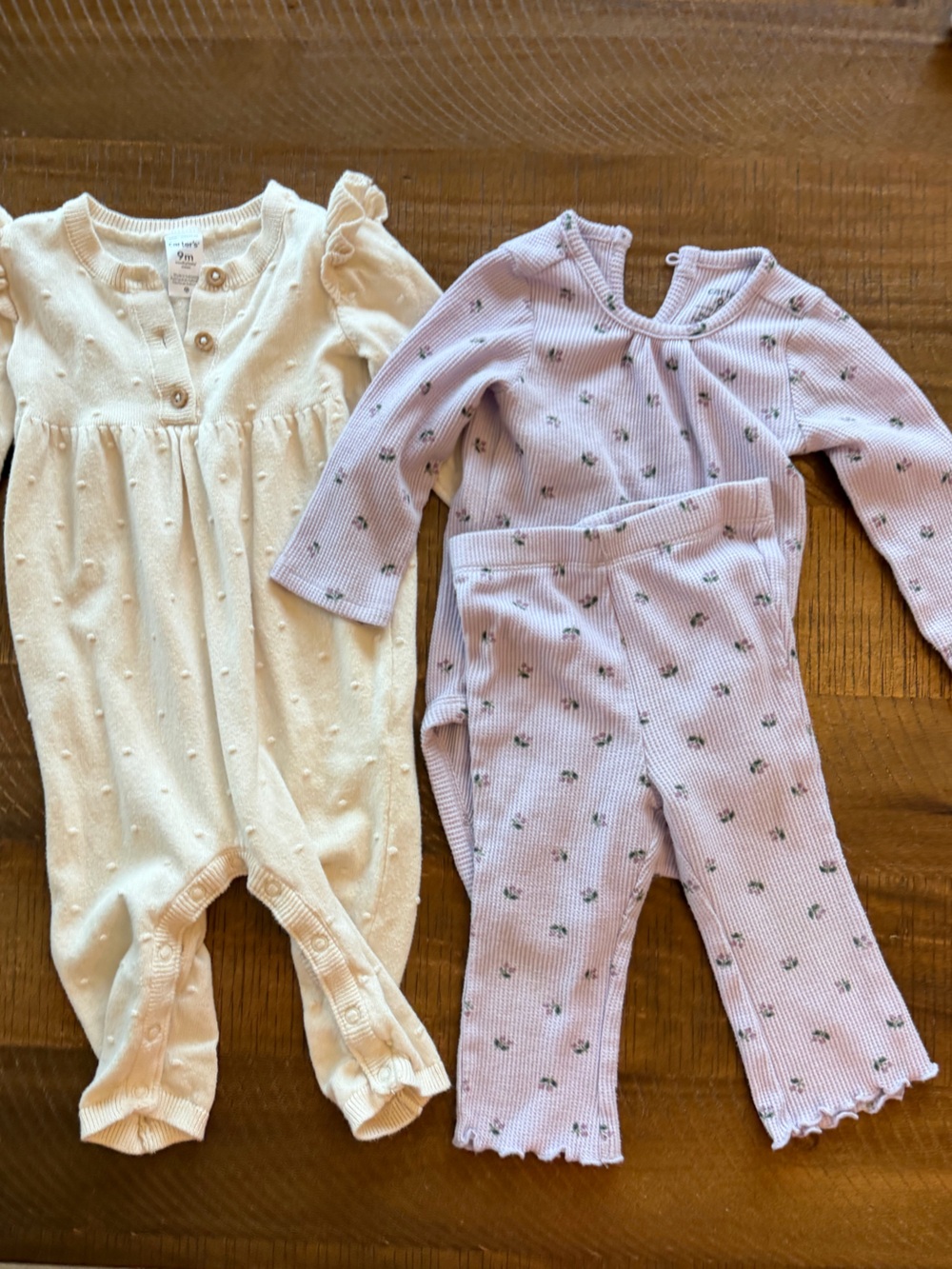 Set of 2 Carter’s Baby Girl Outfits Size 9M